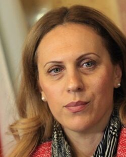 Bulgaristan Bakanı Nikolova: Çok kötü durumdayız Türkiye’ye izin verin