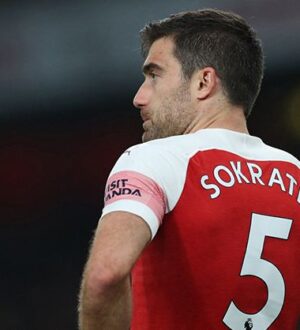 Fenerbahçe’nin hedefindeki Sokratis’in tercihi belli oldu